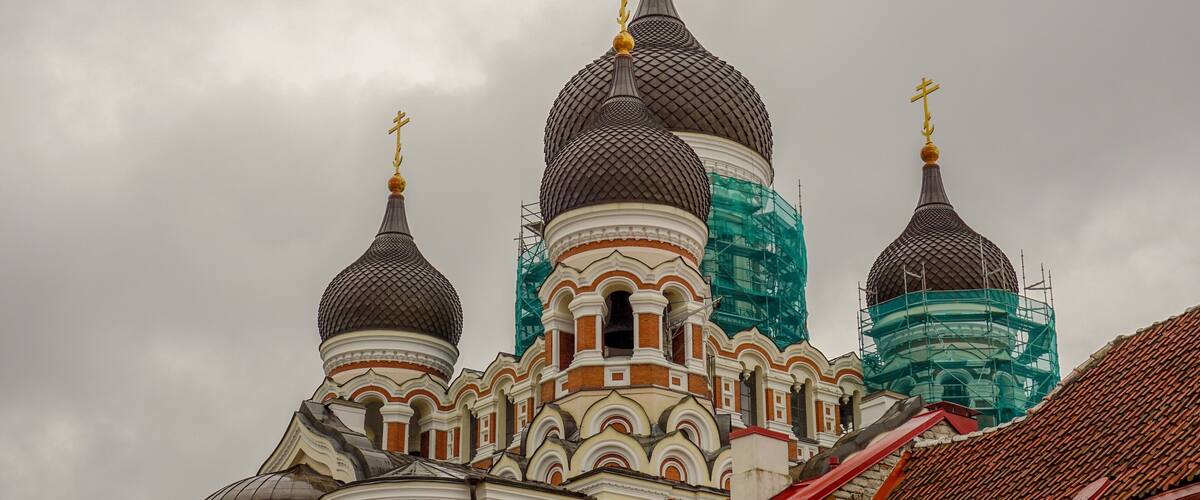 Closer view of the striking cupolas of the Alexander Nevsky Cathedral, Tallin, Estonia (Aug 2014).