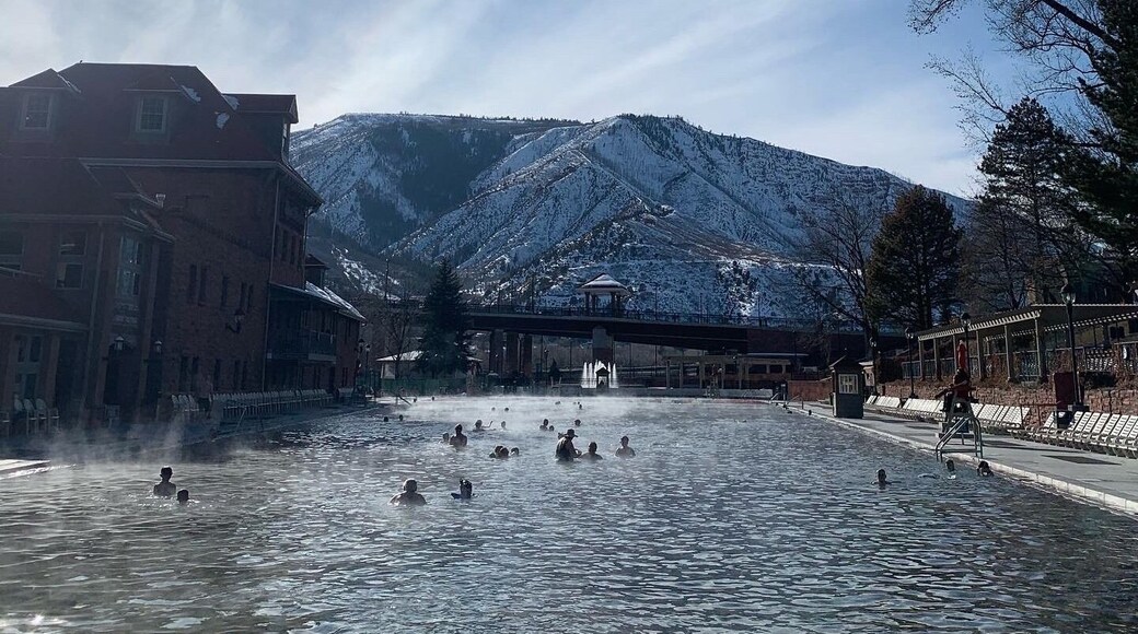World’s largest hot spring pool