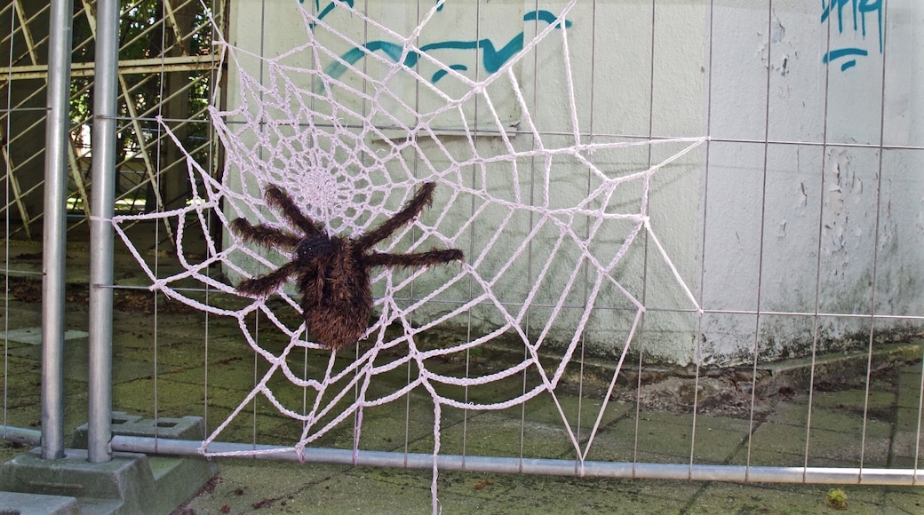 The park itself is beautiful, but there are also all these funky yarn street art designs. I had heard about them, but had not spotted any until I went to this park. They apparently change all the time, so keep your eyes open!