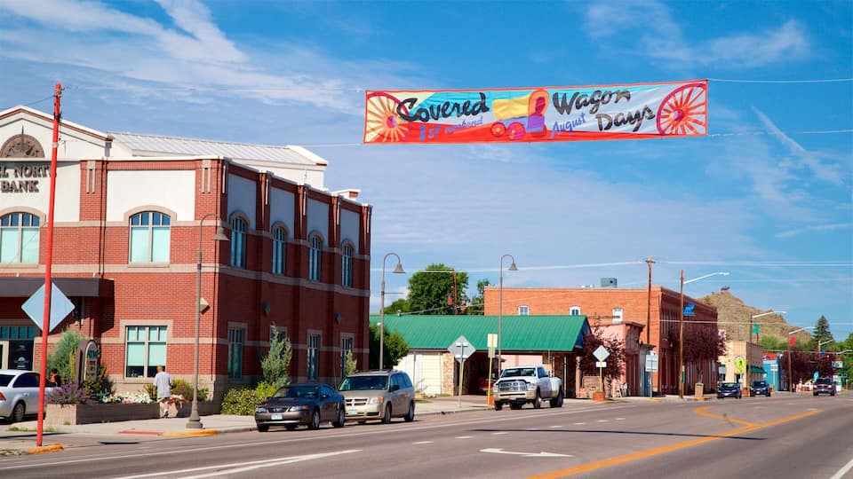 A street with a banner advertising Wagon Days, a covered 1st weekend event.