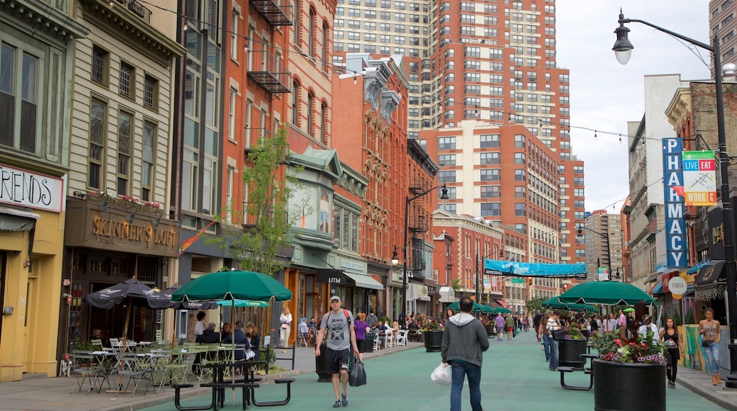 Downtown Jersey City og byder på en by såvel som en lille gruppe mennesker