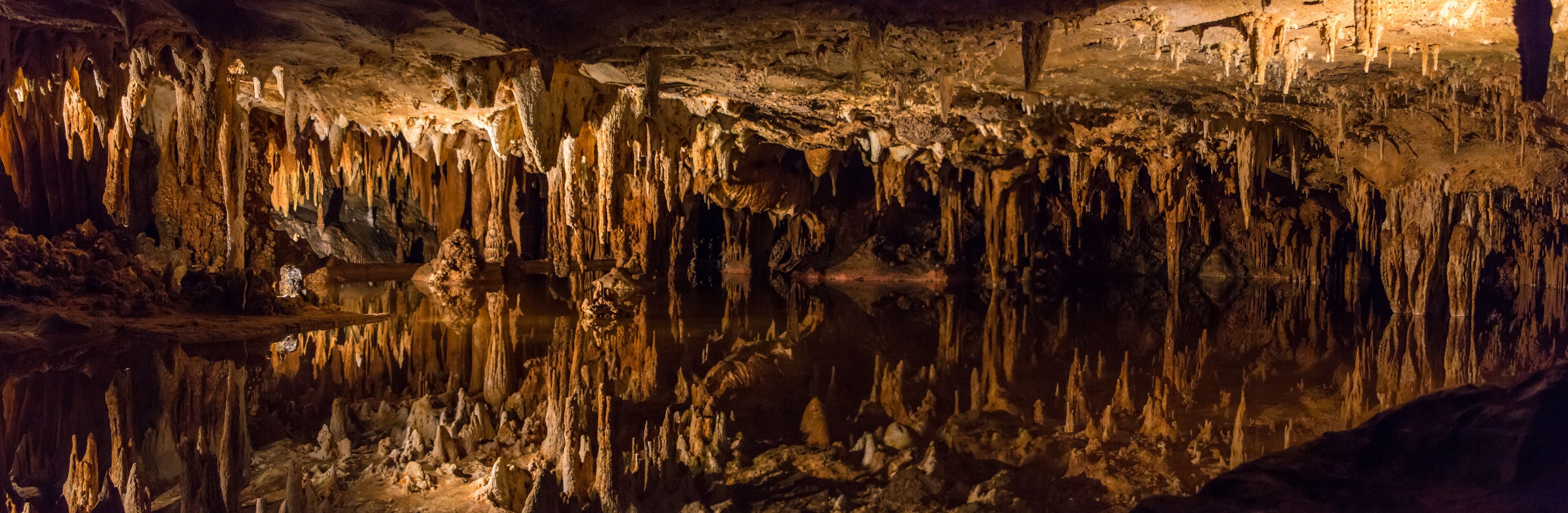 Mirrored pool at Luray Caverns