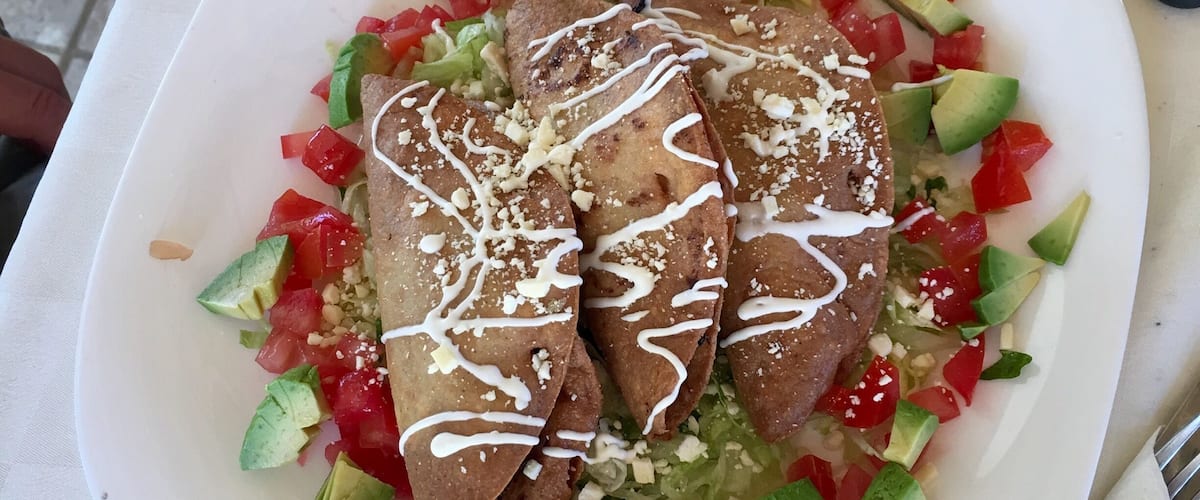 Fried smoked marlin tacos. Yummy. 
#bajacalifornia
#foodie
(Feb 2017)