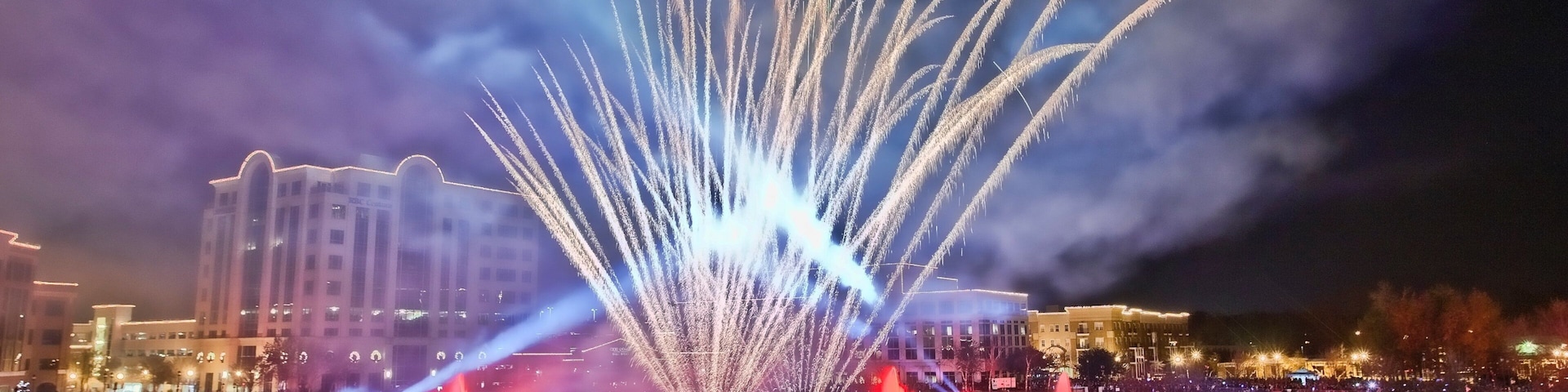 Newport News showing a festival, night scenes and a fountain