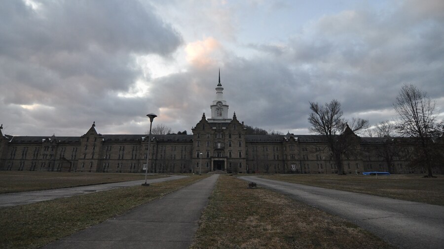 Supposedly haunted and from the looks of it quite possible. Scary place to visit. #mybackyard #trovember