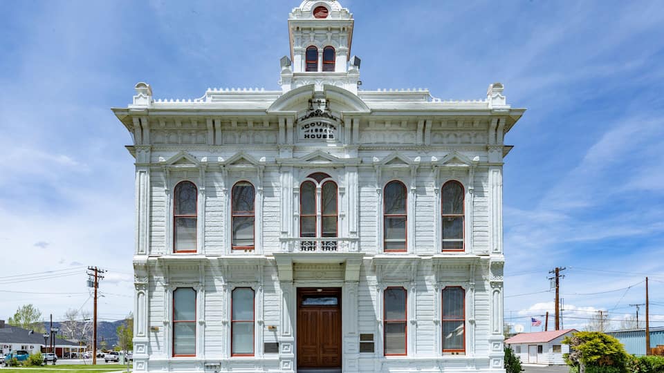 old Bridgeport Court house