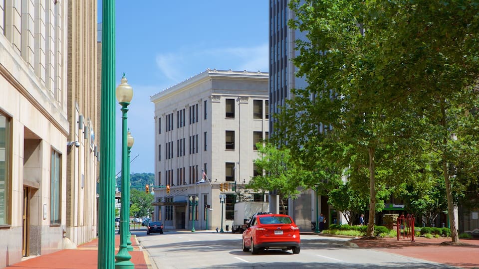 Charleston which includes a city and street scenes