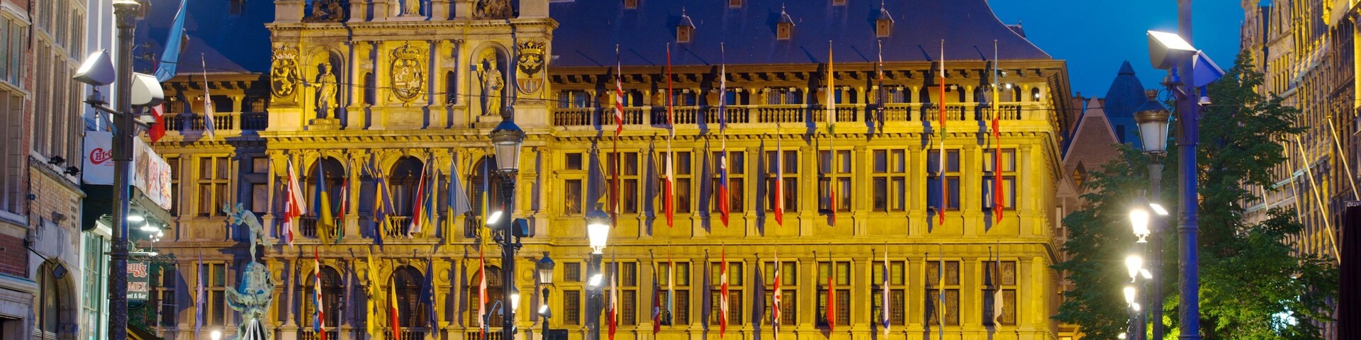 Grote Markt mostrando cenas de rua, uma cidade e arquitetura de patrimônio
