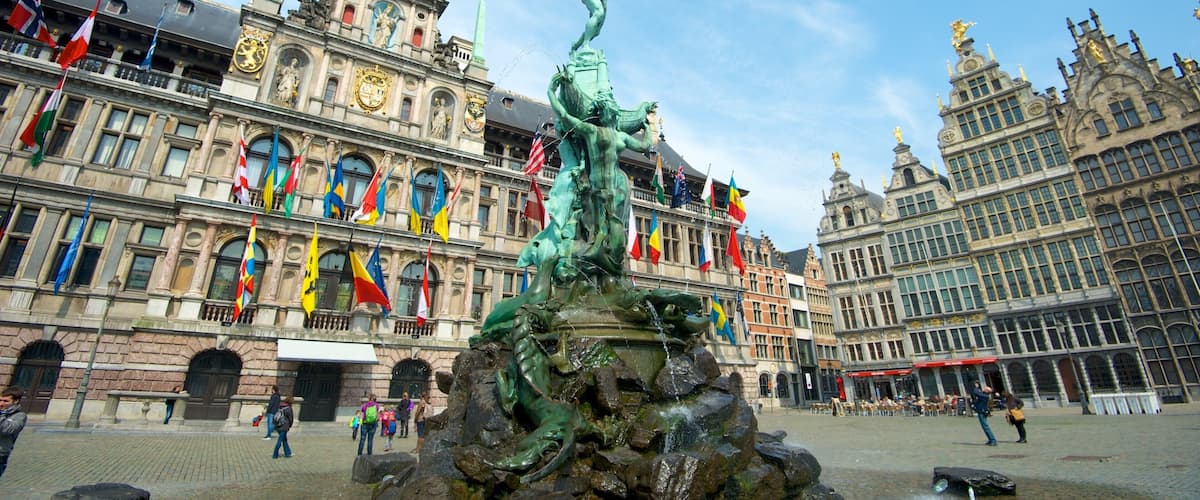 Antwerp Market Square which includes heritage architecture, a square or plaza and a statue or sculpture
