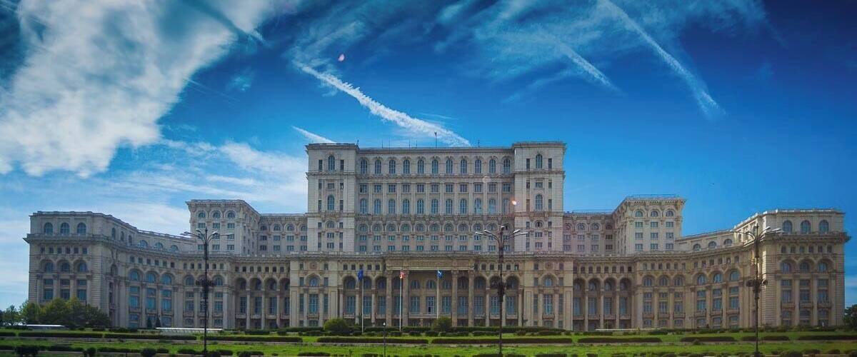 The 2nd largest building in the world! A manifesto of gigantism created by Romania´s late dictator Nicolae Ceaucescu, full of marble, fine wooden materials and useless spaces. At the time it was built (late 80s) its costs consumed about 25% of the annual GDP of underdeveloped Romania. #StunningStructures