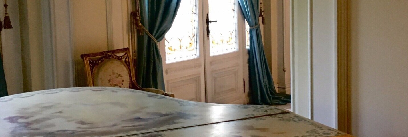 Queen Elisabeta's beautiful piano