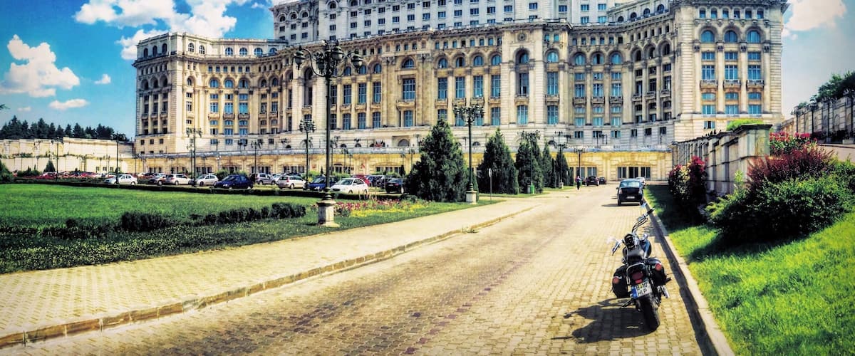 The second largest building in the world with over 1 million cubic metres of marble. It was very impressive in an obscene way.
#stunningstructures