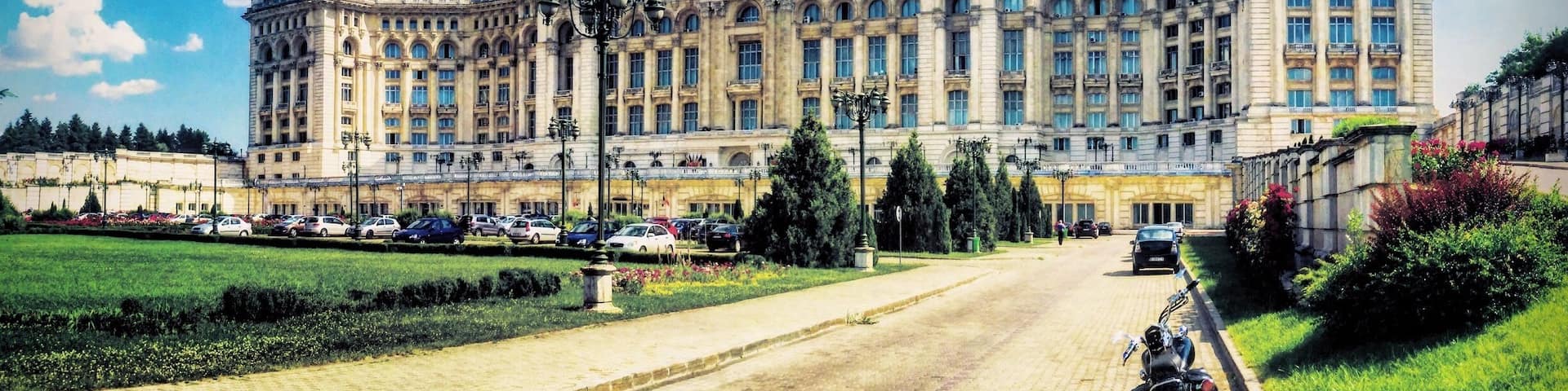 The second largest building in the world with over 1 million cubic metres of marble. It was very impressive in an obscene way.
#stunningstructures