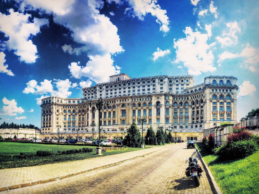 The second largest building in the world with over 1 million cubic metres of marble. It was very impressive in an obscene way.
#stunningstructures