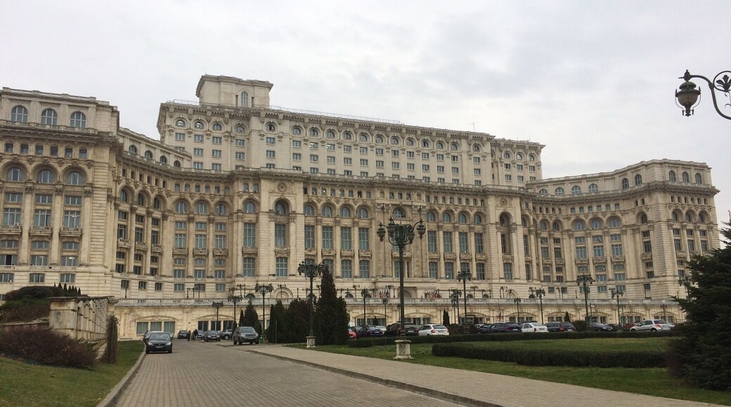 Insanely large parliament building. They do tours which are very interesting. You see a lot of large and empty rooms.