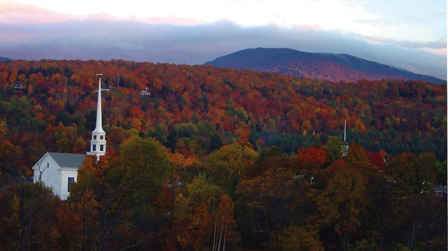 Stowe que incluye vistas de paisajes, escenas tranquilas y los colores del otoño