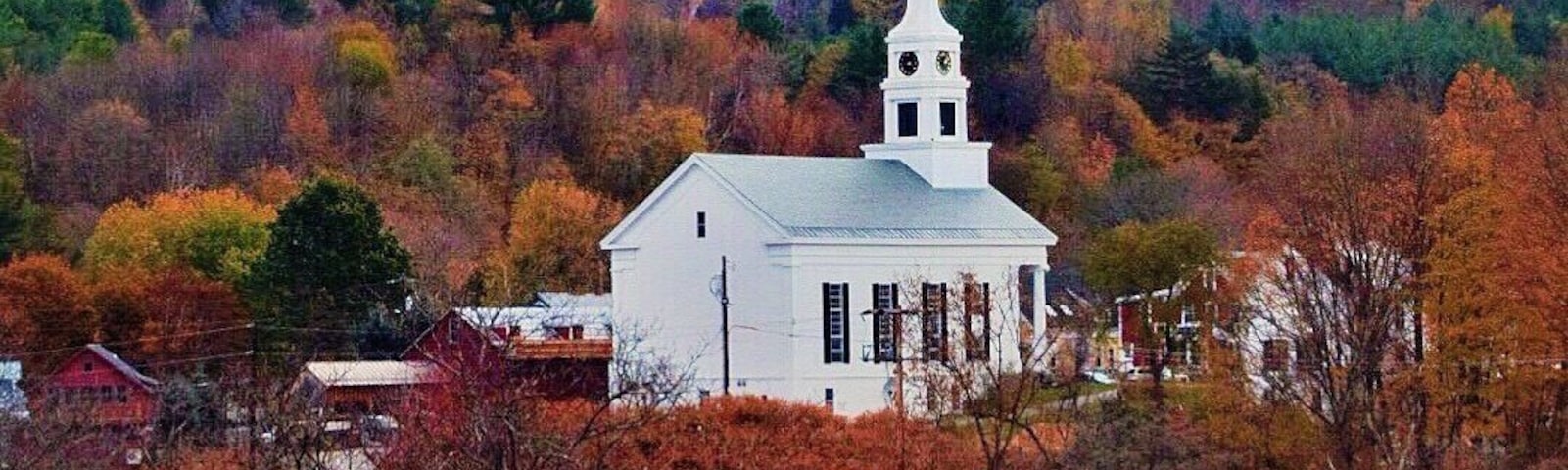STOWE || To see Vermont and the surrounding countryside at its most spectacular, visit Stowe in Autumn. Frosty mornings give way to cool, crisp days - perfect for enjoying the outdoors. The colorful hillsides - ablaze with red, orange, and gold - are truly breathtaking. It's a treat for the senses and the soul! #stowe #autumn #fall #roadtrip #travel #adventure #colorful #vermont