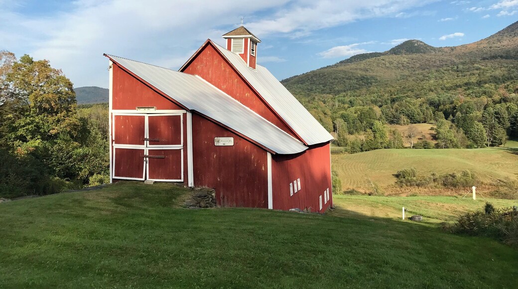 Loved all the barns in Vermont! This was the Grand View Farm along Stowe Hollow Road.