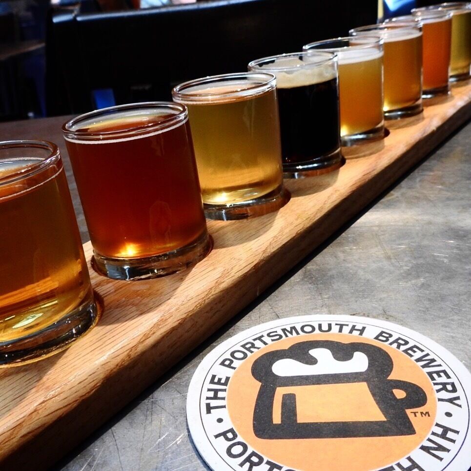 Now that’s a flight of #beer..... at the @portsmouthbrewery our picks were the #KillerB a medieval style ale made with honey, and #Selke a Scottish red ale brewed with sea kelp & dulse. #craftbeer #craftbrew #craftbrewery