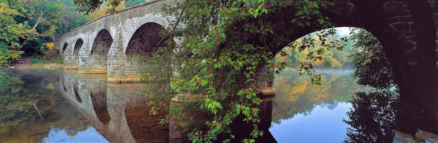 USA, Maryland, Hagerstown. Historic Wilson Bridge, near Hagerstown, Maryland, is one of two remaining bridges on the National Pike