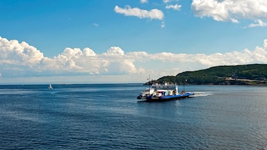 Autofähre zwischen Baie-Sainte-Catherine, und Tadoussac, Blick Richtung Baie Sainte-Catherine, Region Charlevoix, Parc marin du Saguenay-Saint-Laurent, Provinz Québec, Kanada, Nordamerika