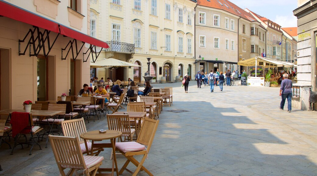 Western Slovakia showing outdoor eating and street scenes