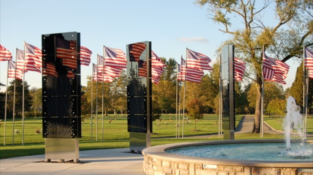 Hermitage which includes a garden, a fountain and a monument