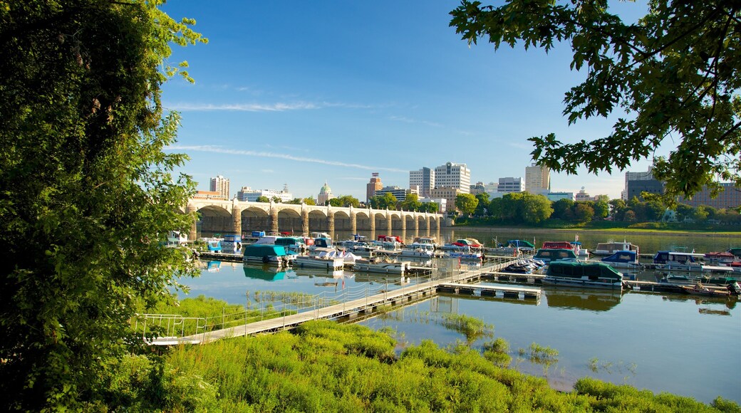 Centraal Pennsylvania bevat een rivier of beek, een brug en een baai of haven