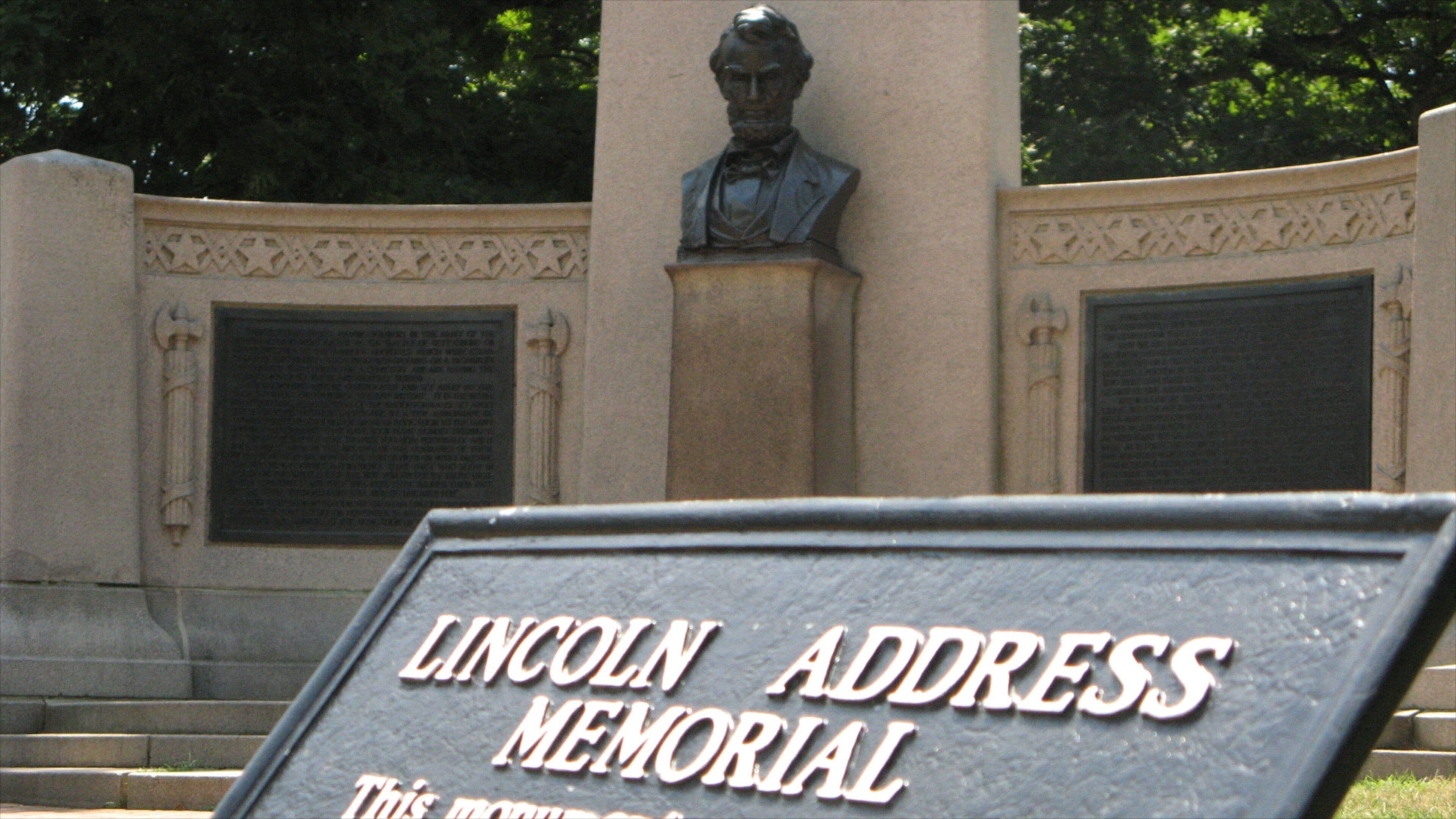Gettysburg featuring signage and a memorial