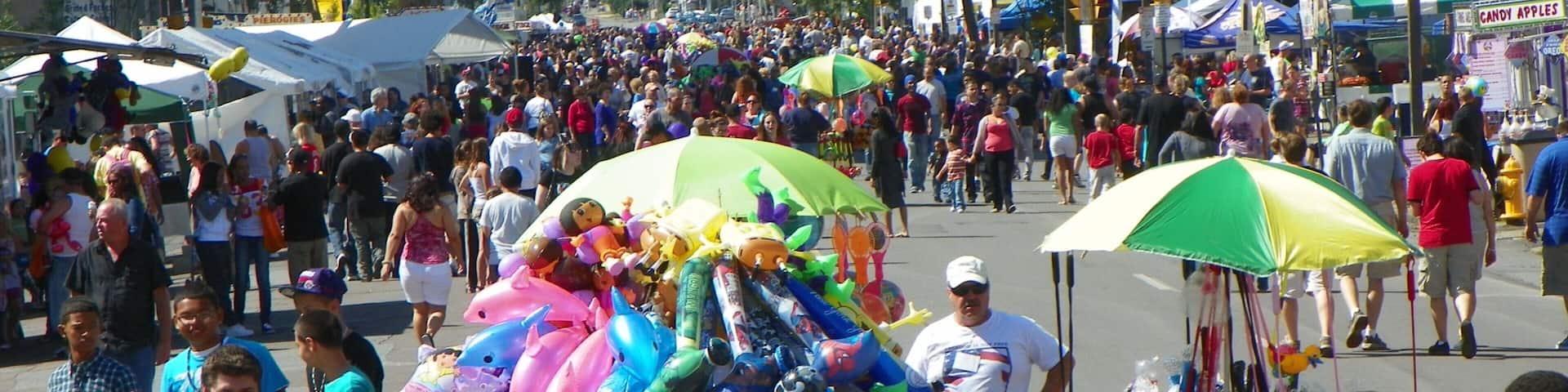 Hazleton showing street scenes as well as a large group of people