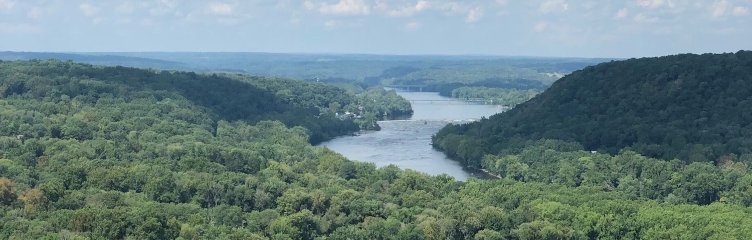 This tower was definitely amazing, would I do that again no.
But it Worth to pay for the ticket to see such a gorgeous view of the River
