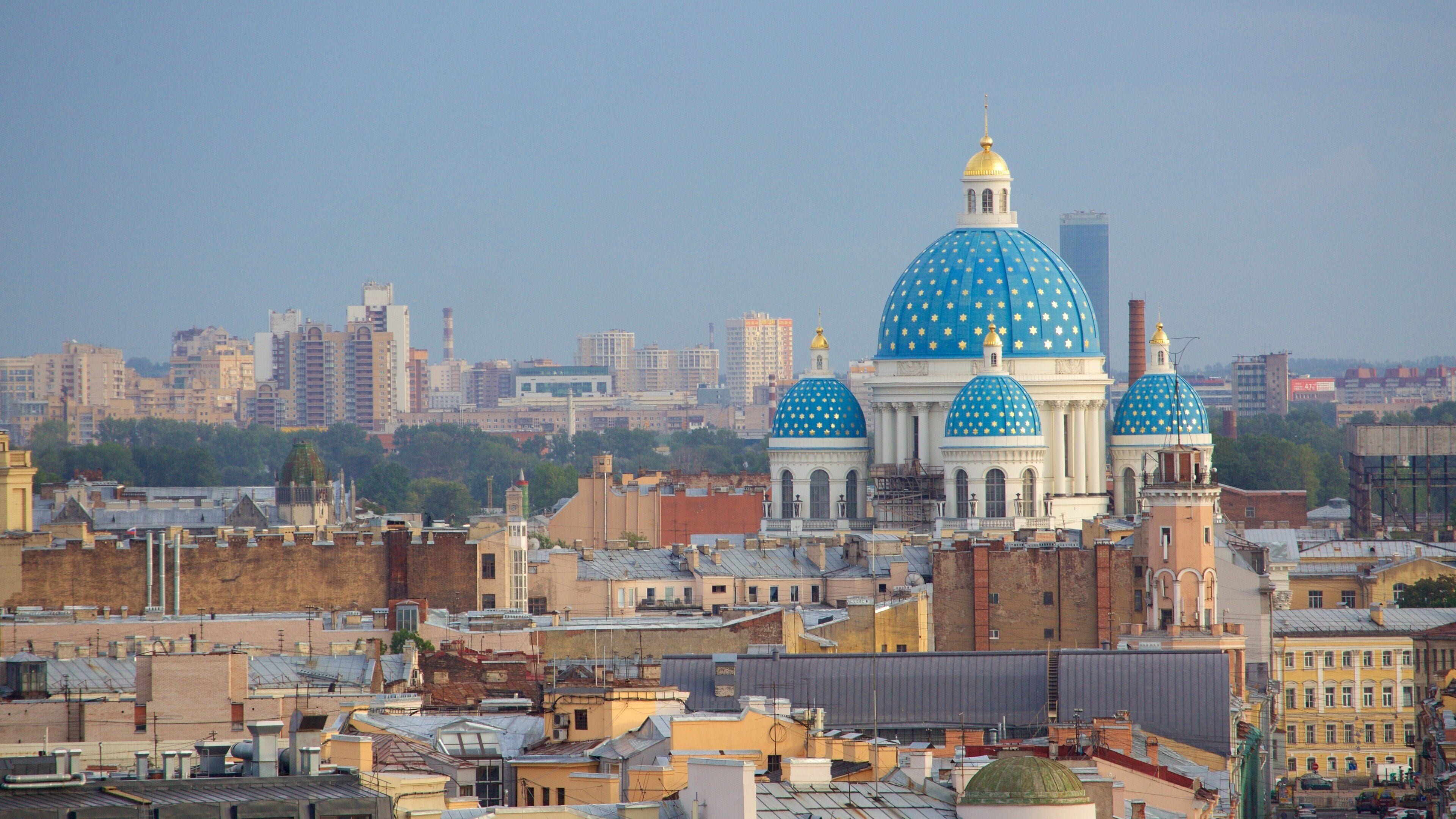Cattedrale di Sant\'Isacco mostrando chiesa o cattedrale e città
