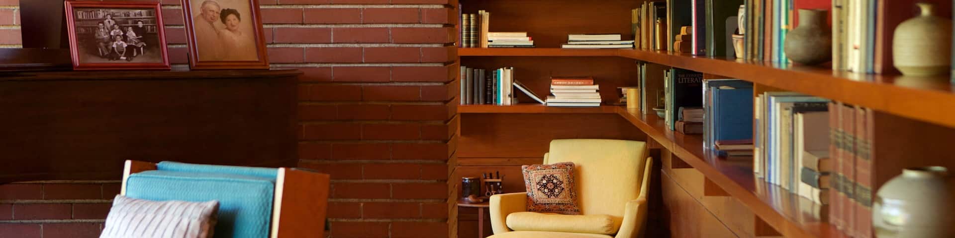 Florence which includes a house and interior views