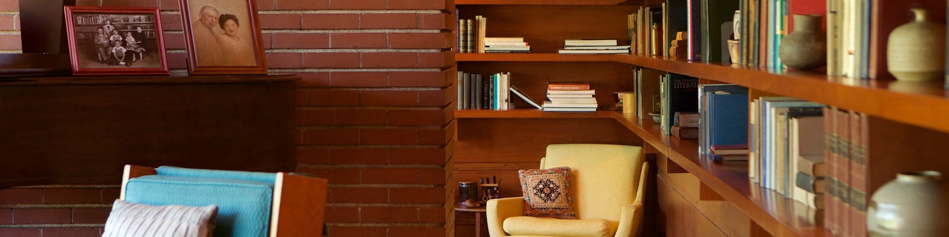 Florence which includes a house and interior views