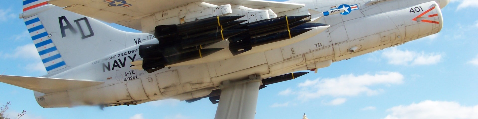 Central Alabama which includes a monument