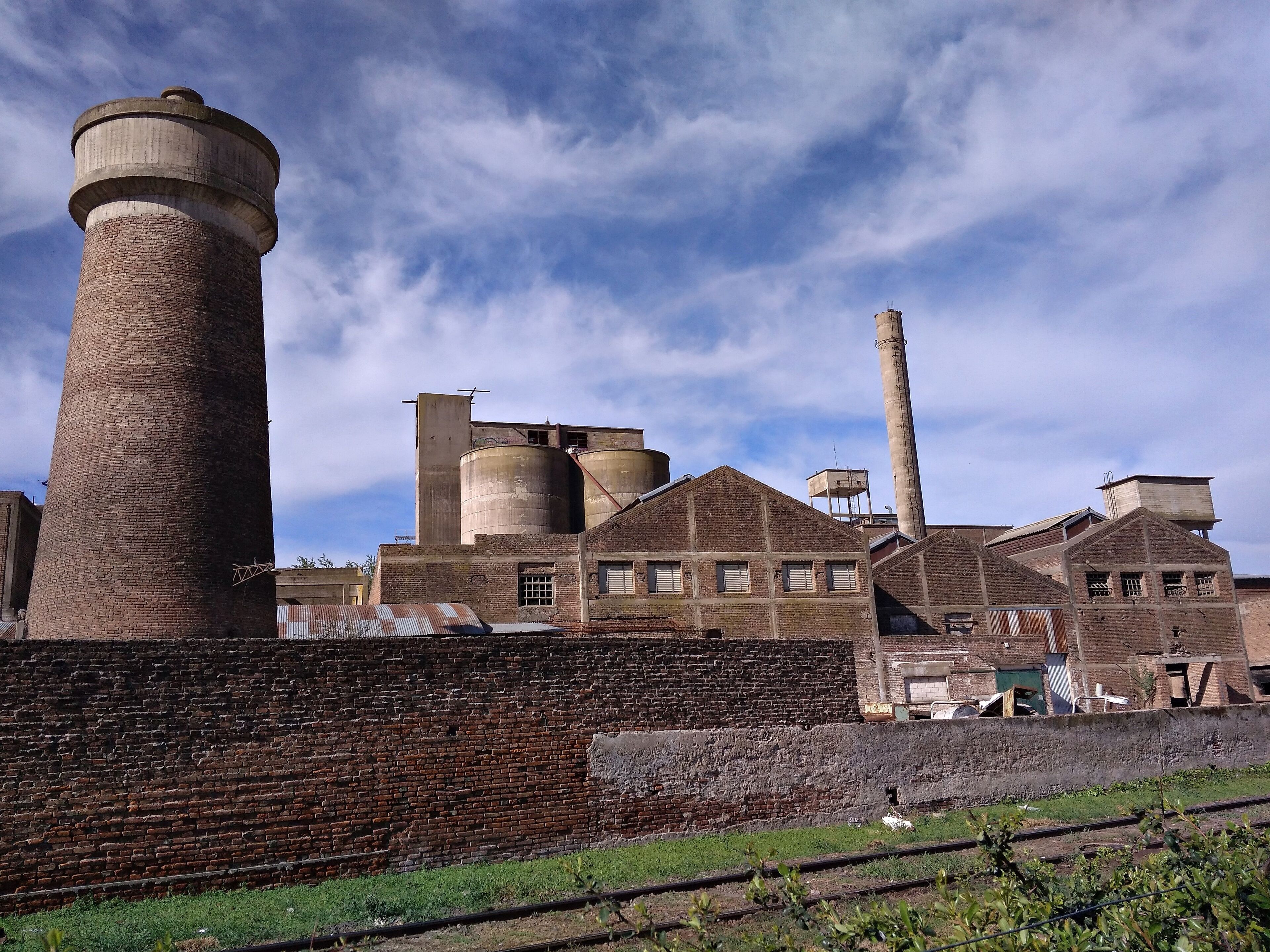 Behind the Molino Fénix, following the railroad tracks.
#Perspectives