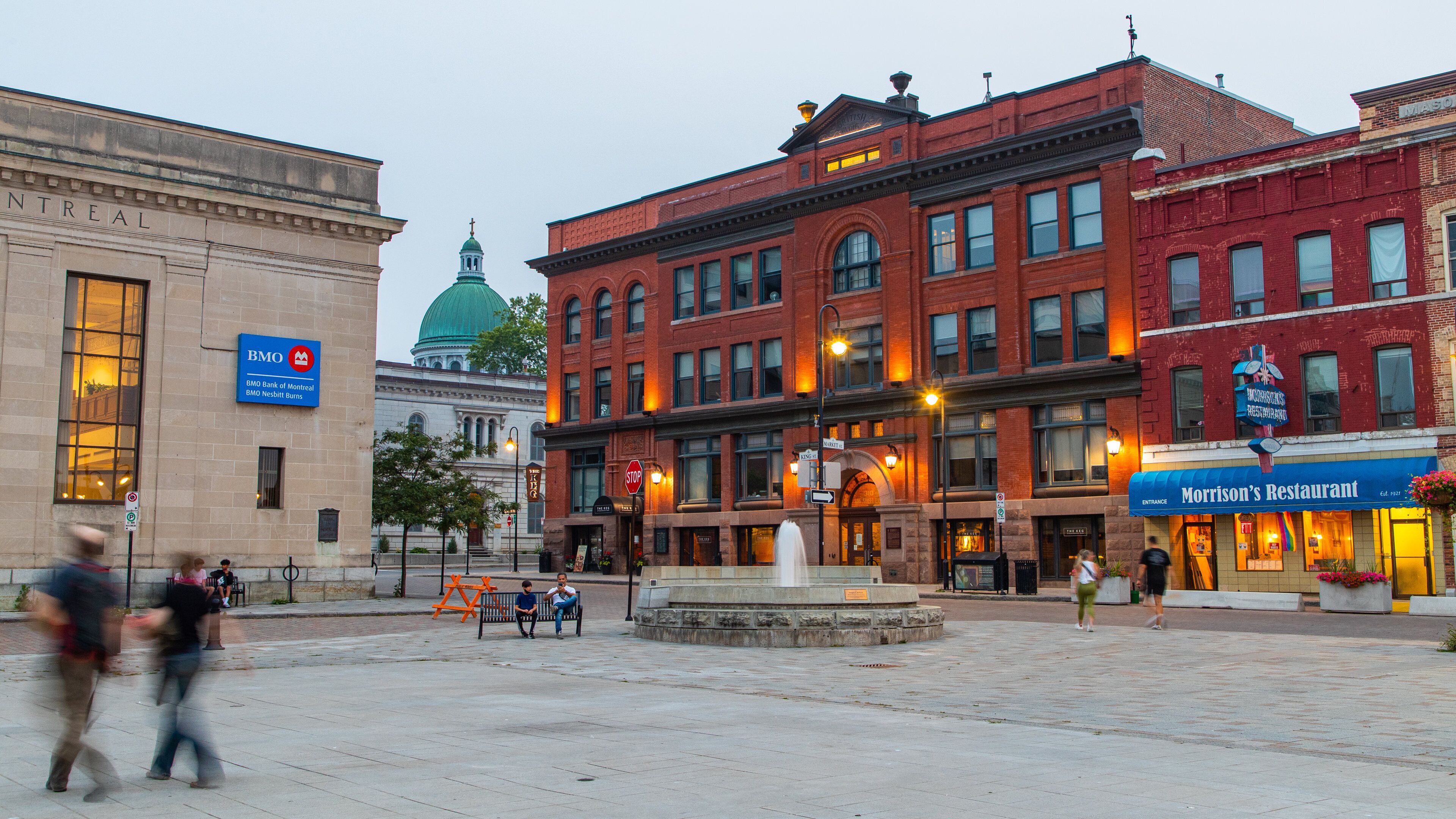 Kingston featuring a square or plaza, heritage architecture and a fountain