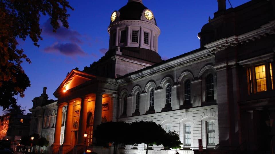 Shot in Sept. 2008 in Kingston, Ontario, on a beautiful trip through East Canada.
Love this country and its people.