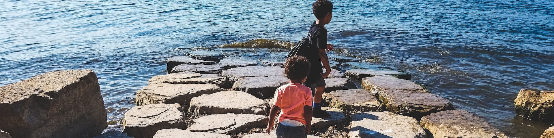 Pier 4 Park is a cool, picturesque place to check out.  Located on the waterfront in Hamilton, there's a long ashphalt trail and a boardwalk, which are perfect for taking a ride or a nice walk on. Along the way, you'll find an awesome play area which features a huge tugboat play structure,  as well as numerous lookout spots, which are great for practicing skipping rocks on, for example.
#hamilton #ontario #canada #waterfront #beach #familyfun #picturesque #views
#kidsfun