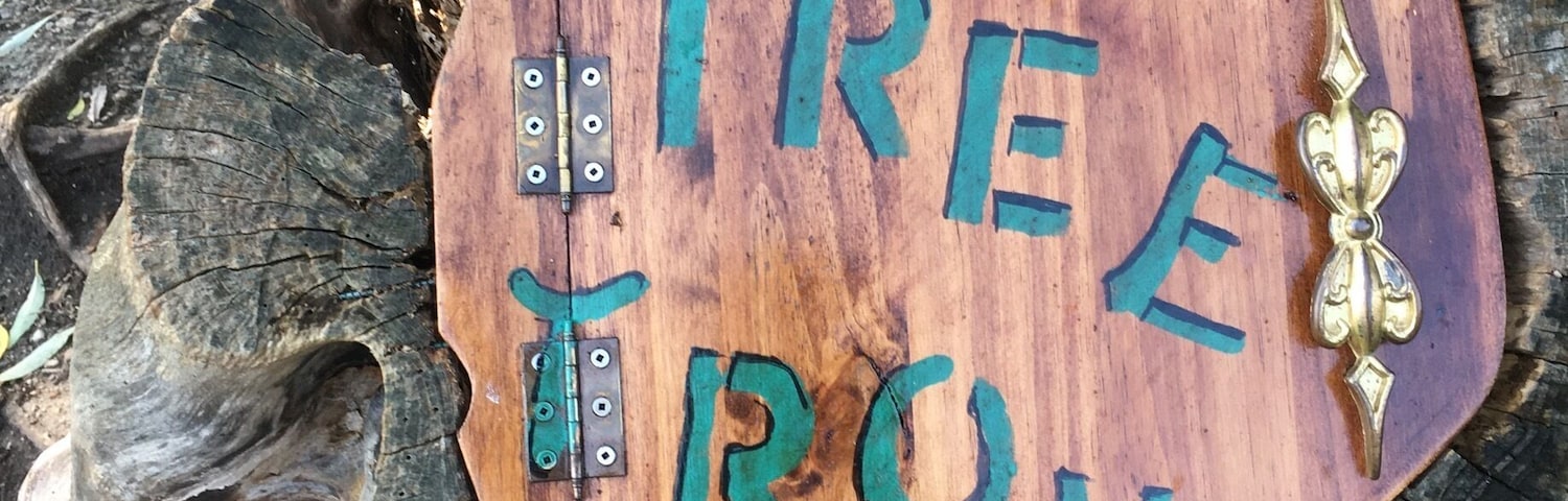 A local artist created this installation in a tree stump inspired by a production of âTo Kill a Mockingbird â @ Stratford Festival of Canada. Put in a treasure or take one. #TroveOnTuesday #Mockingbird #StratfordFestival