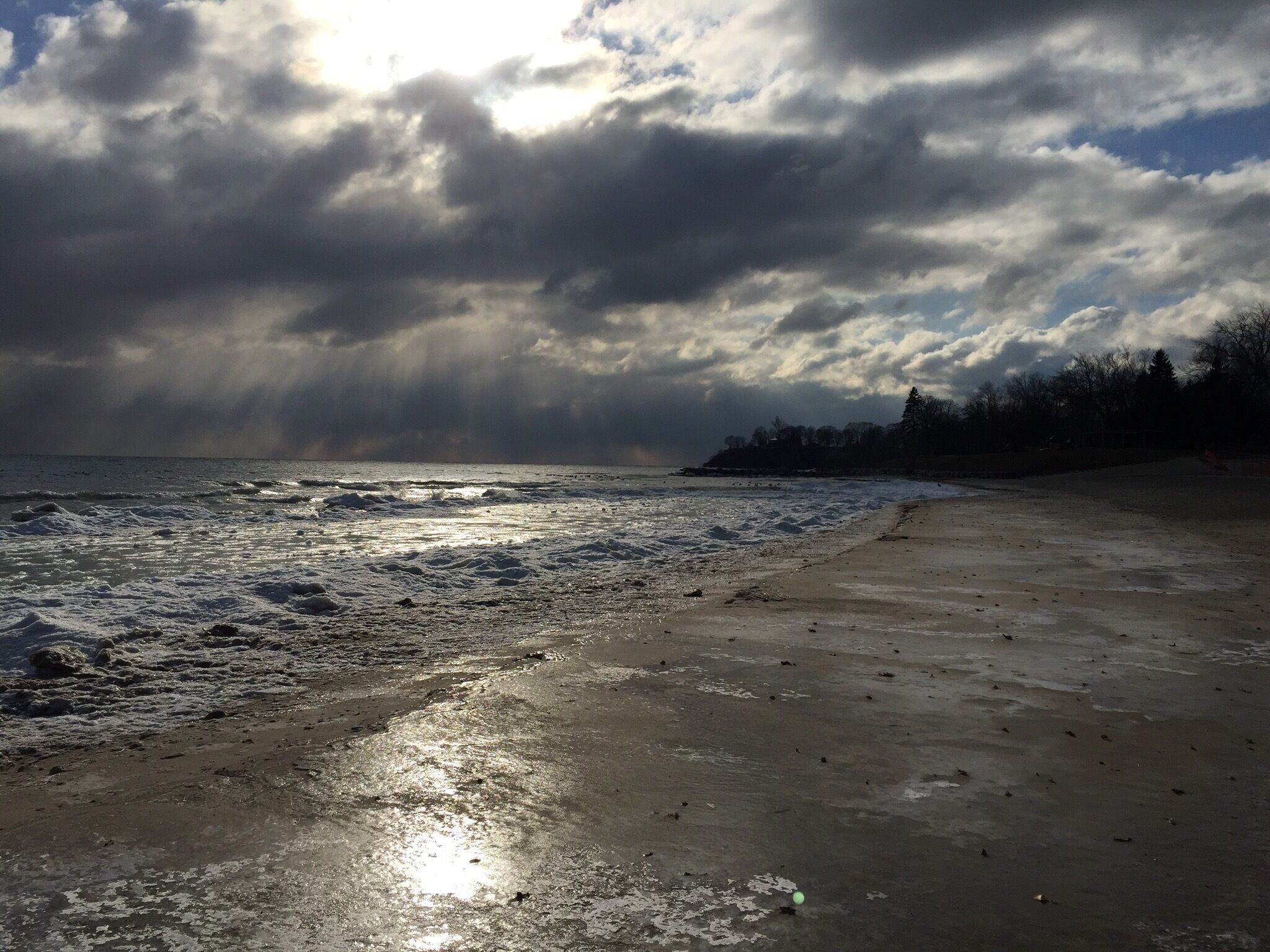 Went for a drive 60-70 km from Toronto towards east and found this gem
#beachbound