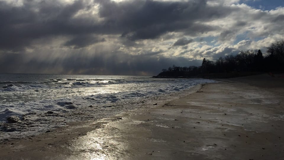 Went for a drive 60-70 km from Toronto towards east and found this gem
#beachbound