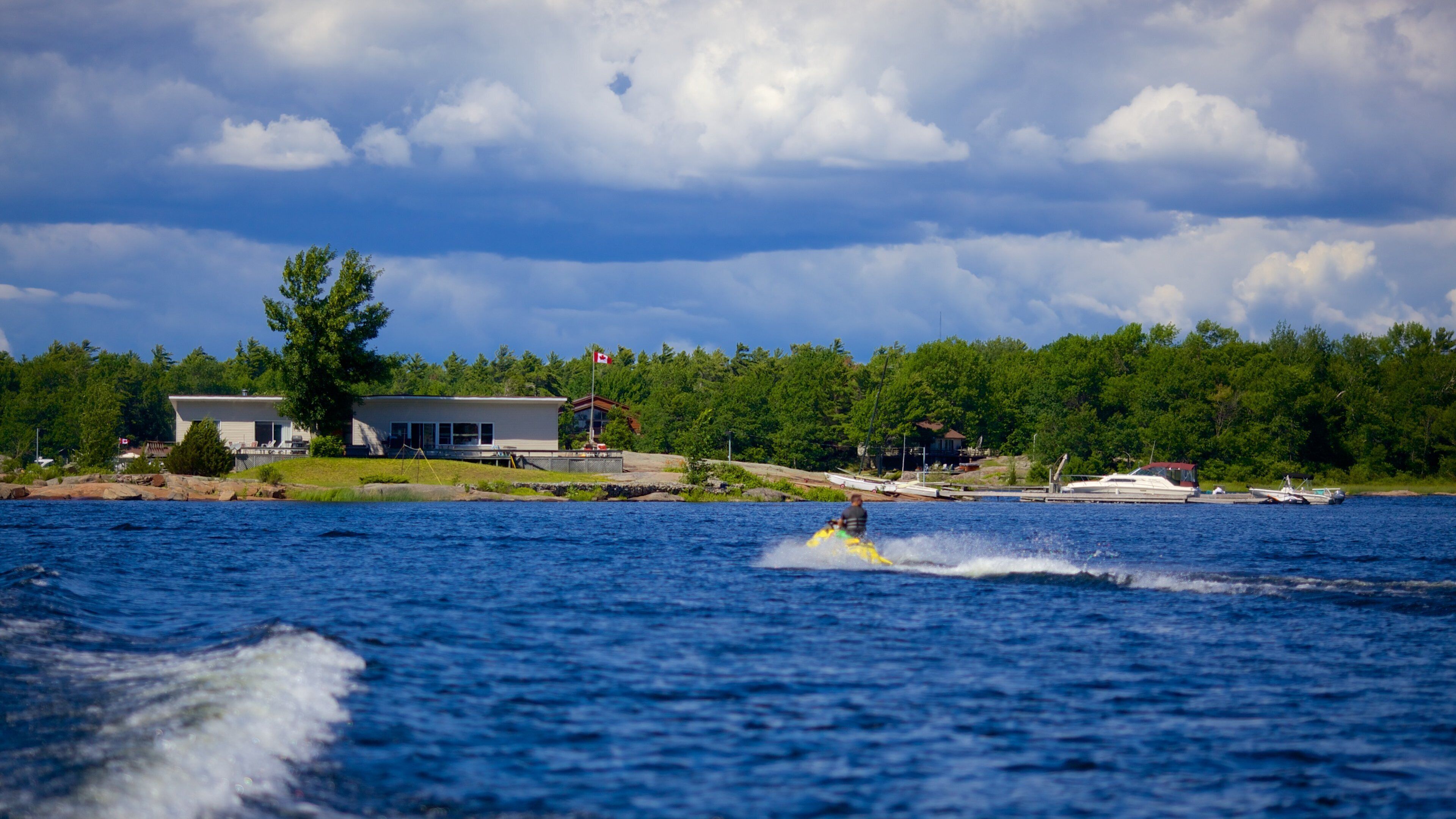 Huntsville which includes jet skiing and a lake or waterhole