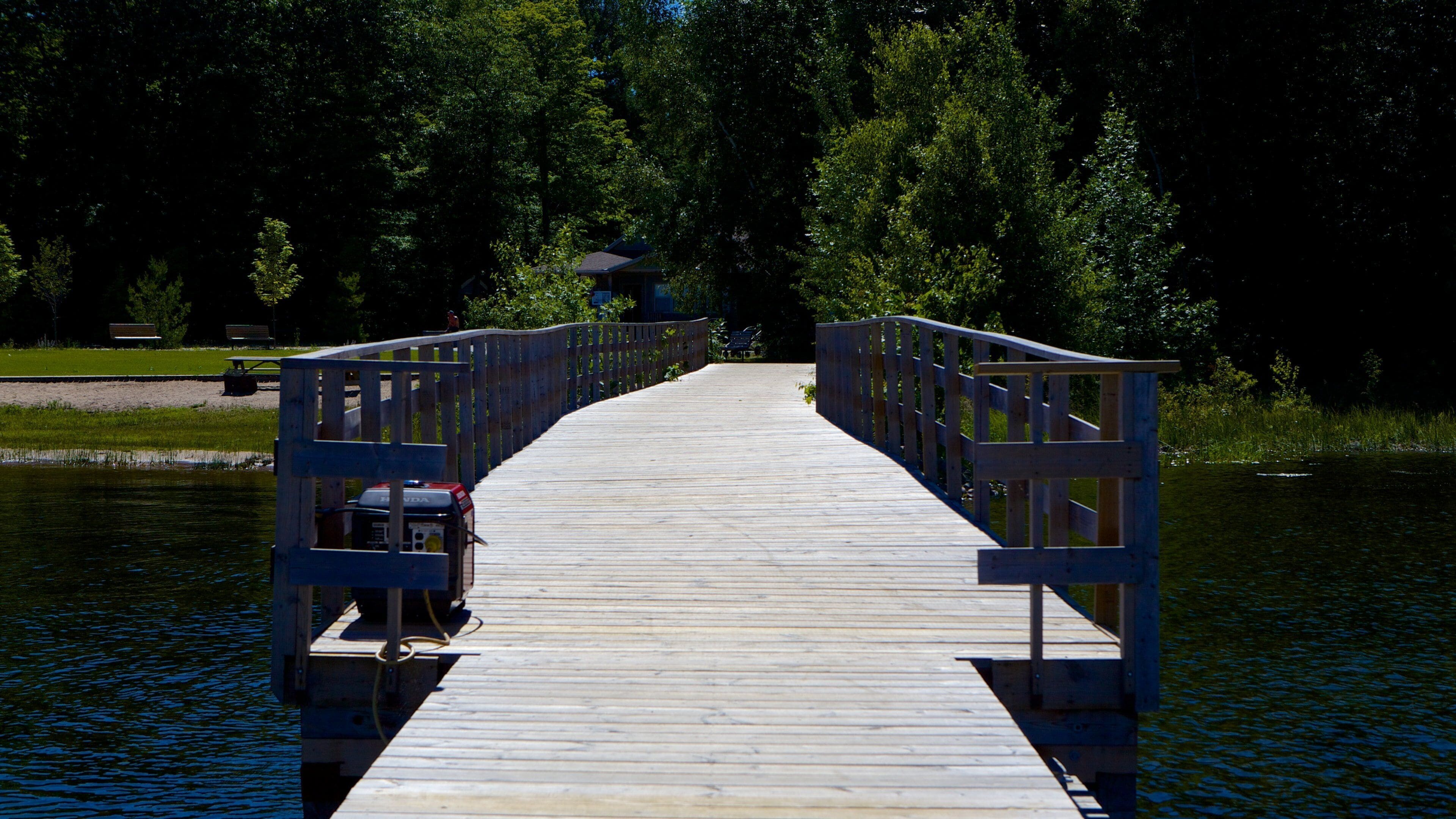 Huntsville showing a lake or waterhole