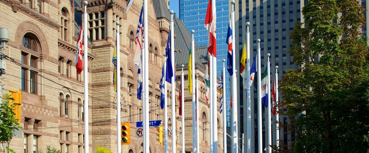 Centro de Toronto mostrando patrimonio de arquitectura, una ciudad y un edificio administrativo
