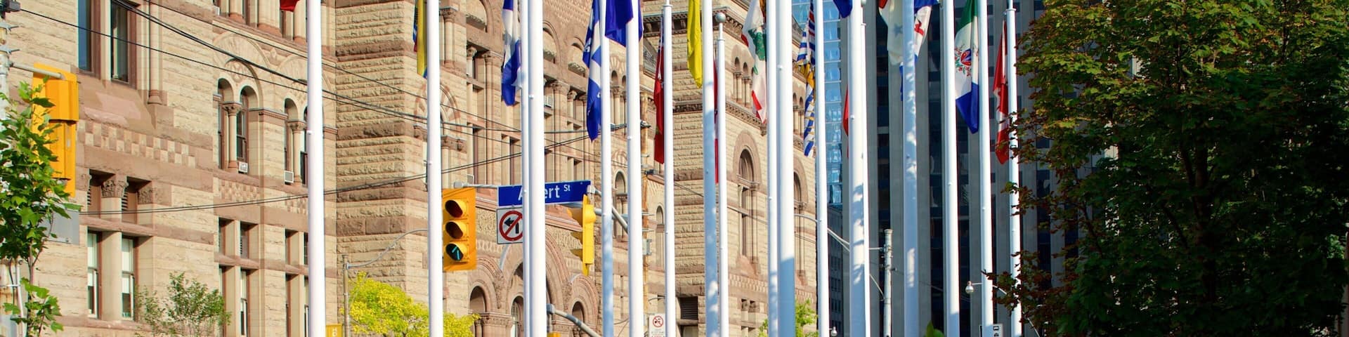 Downtown Toronto which includes a city, an administrative building and heritage architecture