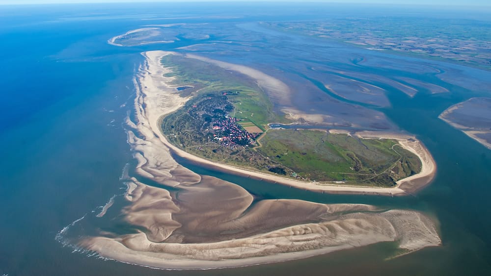 Spiekeroog Insel im Ostfriesischen Wattenmeer aus der Luft