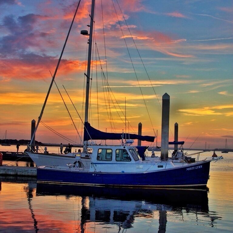 Bufort, sc. This may be the last small unknown coastal town on the east coast. Take everything you've ever seen and heard about small southern coastal towns, and then add in beautiful houses, scenery, great food, wonder culture, and a town park with places for kids to play, people to dance, loves to watch sunsets, and open air bars and restaurants for entertainment. Then you will get a picture of this place. This place is so easy going that after 3 days here I felt as if I had been rested for a week. This town and it's surrounding beaches, state parks, golf courses, and shops offer a true feel of southern coastal Carolina. 