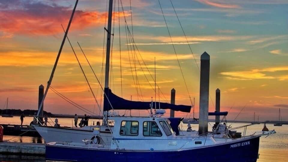 Bufort, sc. This may be the last small unknown coastal town on the east coast. Take everything you've ever seen and heard about small southern coastal towns, and then add in beautiful houses, scenery, great food, wonder culture, and a town park with places for kids to play, people to dance, loves to watch sunsets, and open air bars and restaurants for entertainment. Then you will get a picture of this place. This place is so easy going that after 3 days here I felt as if I had been rested for a week. This town and it's surrounding beaches, state parks, golf courses, and shops offer a true feel of southern coastal Carolina.