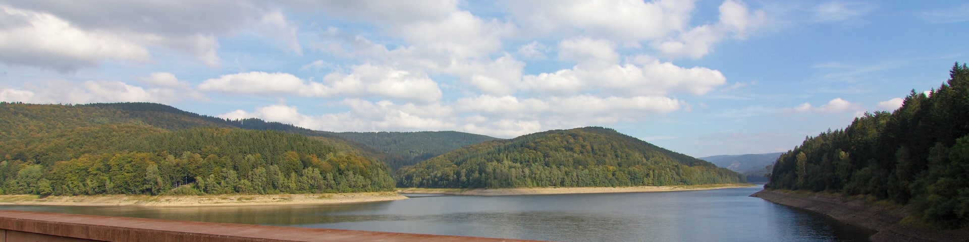 Die Sösetalsperre im niedersächsischen Teil des Harzes bei Osterode am Harz, Niedersachsen, Deutschland wurde 1931 als erste Talsperre der Harzwasserwerke in Betrieb genommen.